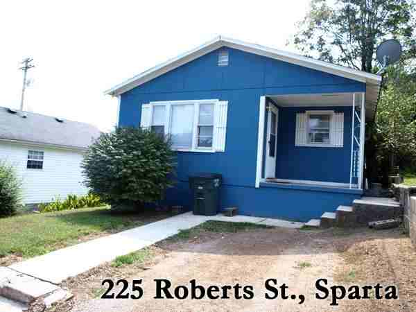 225 Roberts St - Photo 2 of 13