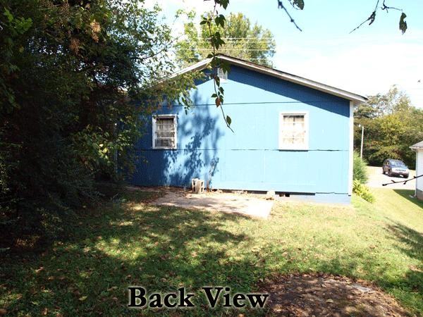 225 Roberts St - Photo 3 of 13