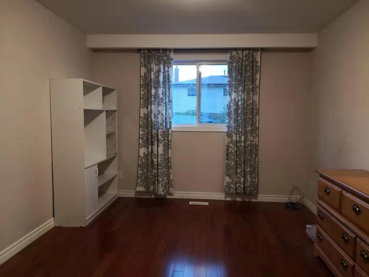 Finch & Victoria Park - Photo 3 of 10