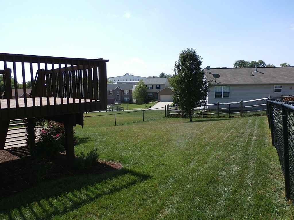 2901 Whitney Ln - Photo 2 of 9