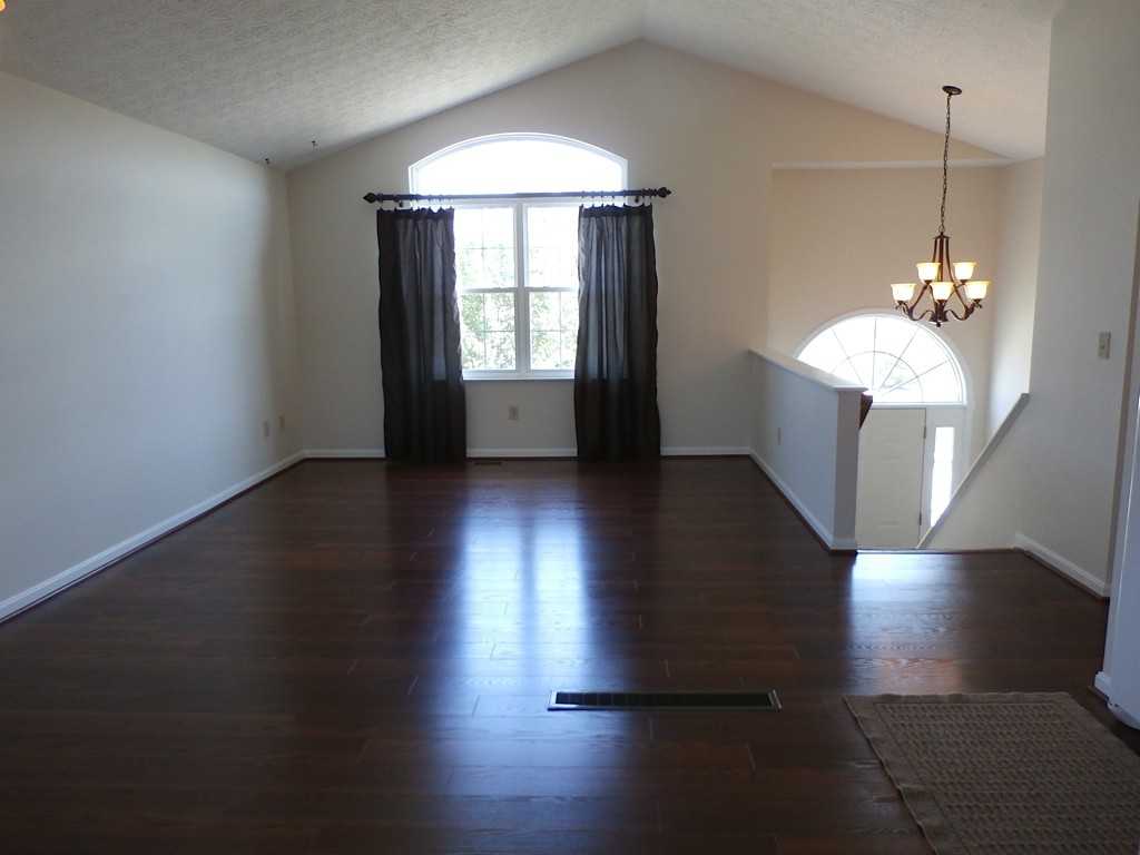 2901 Whitney Ln - Photo 3 of 9