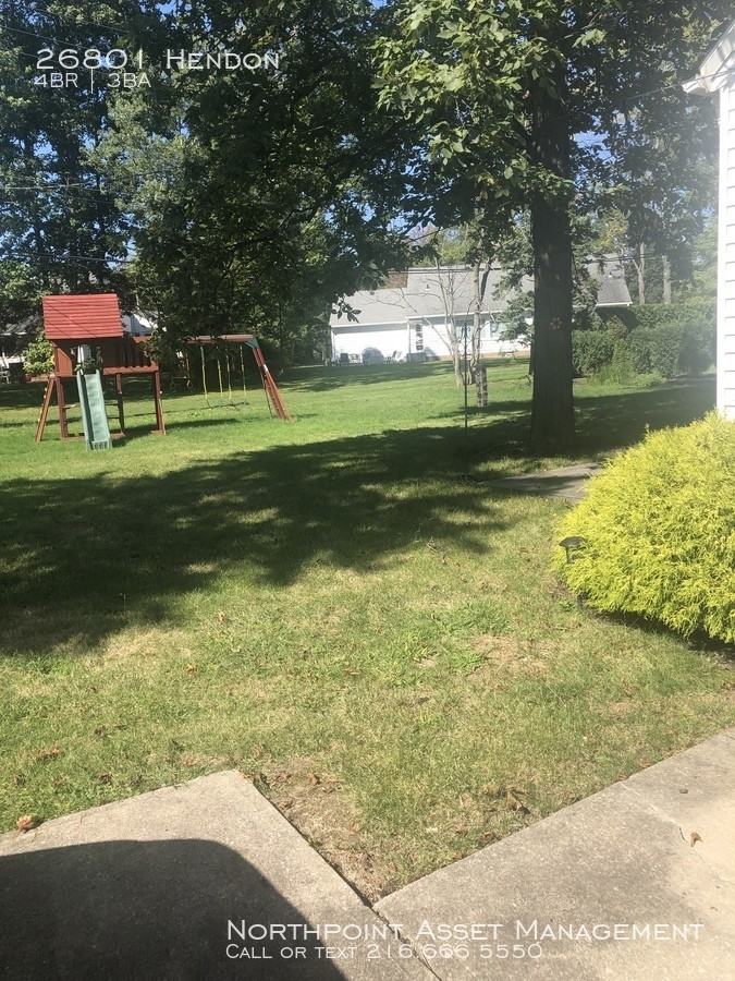 26801 Hendon - Photo 2 of 15