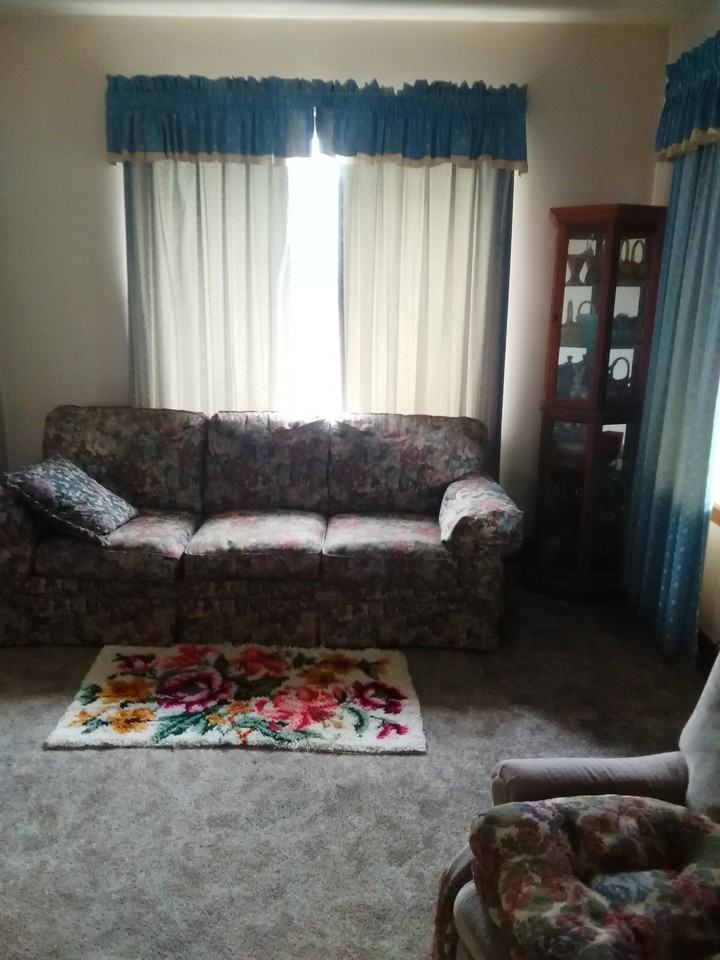 512 East St - Photo 2 of 5