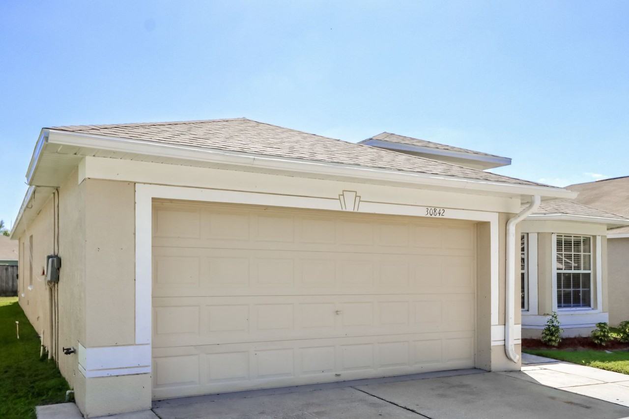 30842 Midtown Ct - Photo 3 of 21