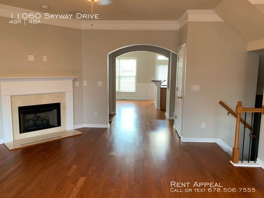 11060 Skyway Drive - Photo 2 of 41