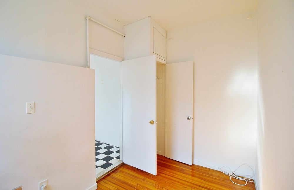 37 1/2 St Marks Place - Photo 3 of 11
