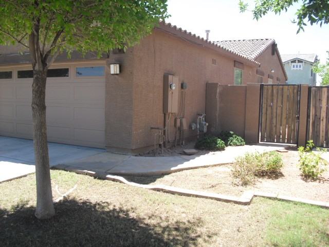 4271 E Vaughn Ave - Photo 3 of 33