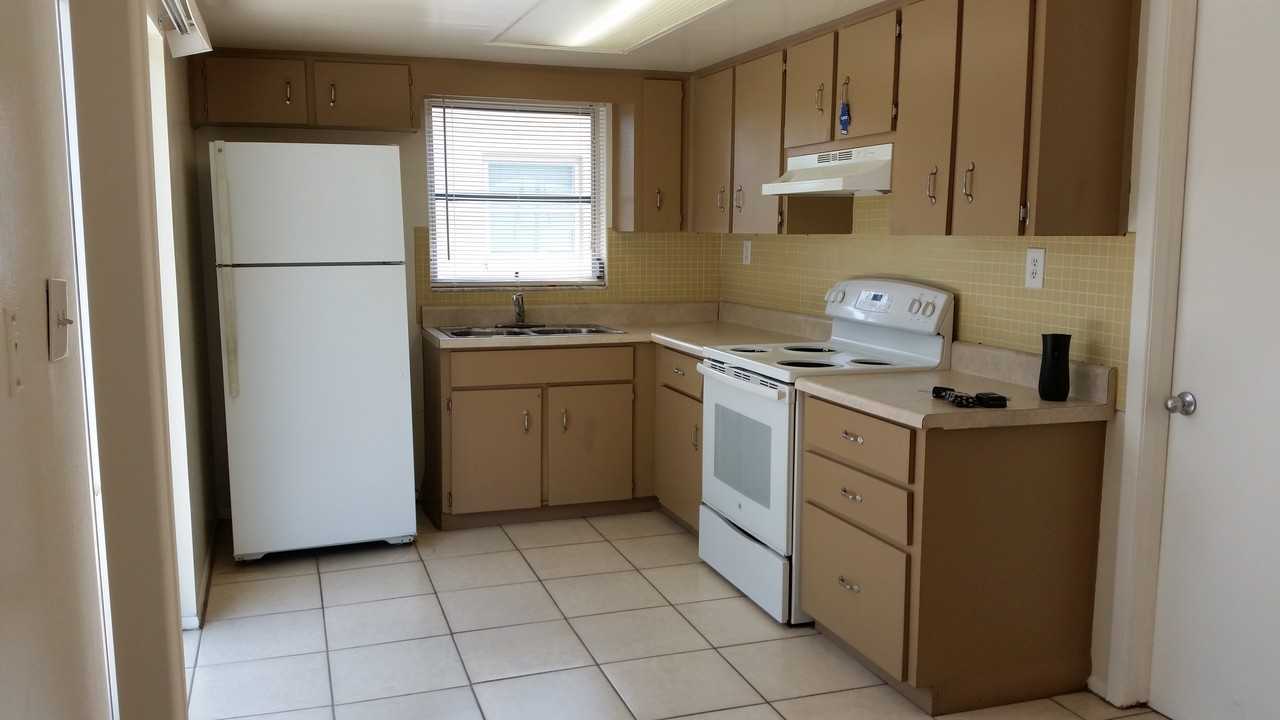 9244 Barrington Ln - Photo 6 of 11