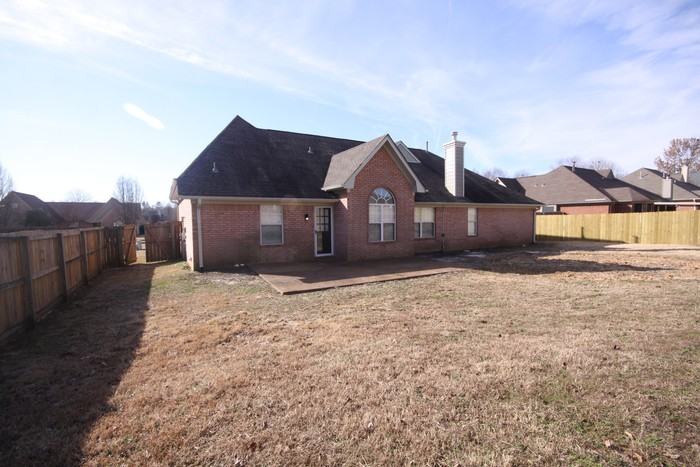 7720 Shadow Glen Lane - Photo 2 of 26