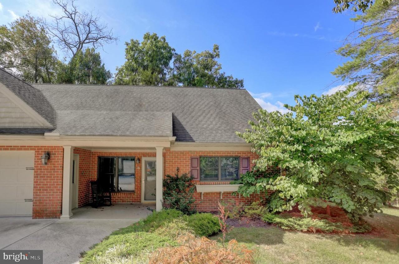 13 Stonebrook Dr - Photo 2 of 22