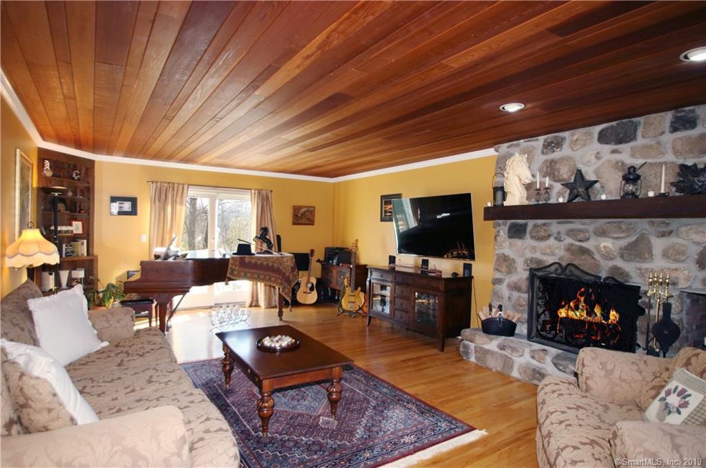 60 Wood Road - Photo 3 of 39