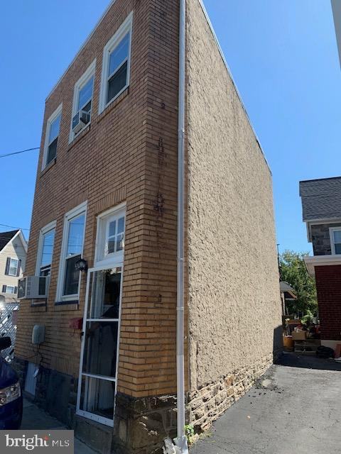 600 Willow St Street - Photo 2 of 9