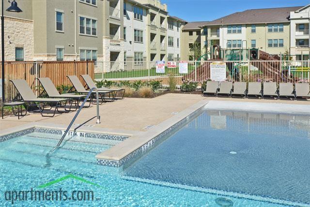 Montabella Pointe - Photo 2 of 18