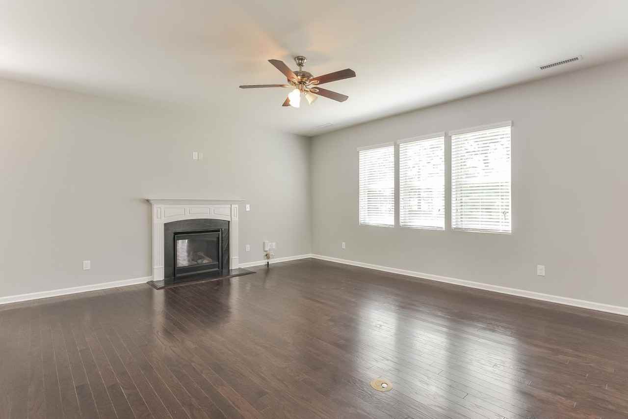 163 Davelyn Ct - Photo 3 of 23