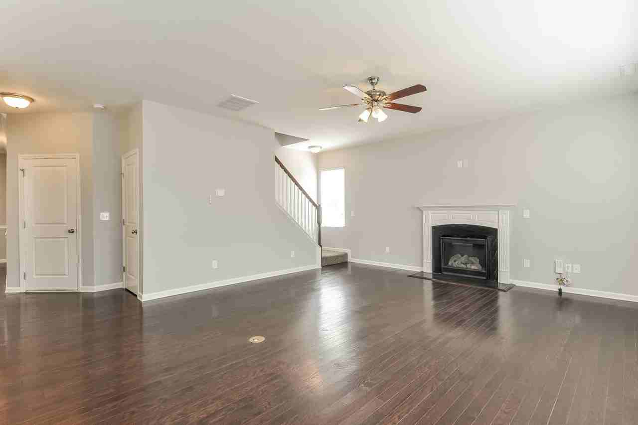 163 Davelyn Ct - Photo 2 of 23