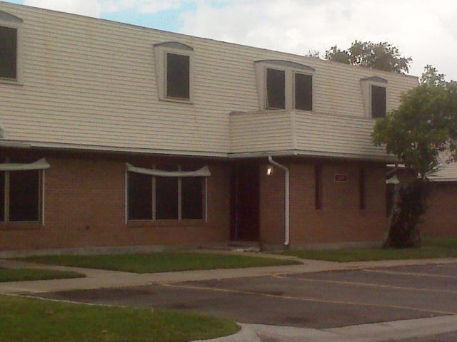 Lexington Manor - Photo 3 of 12