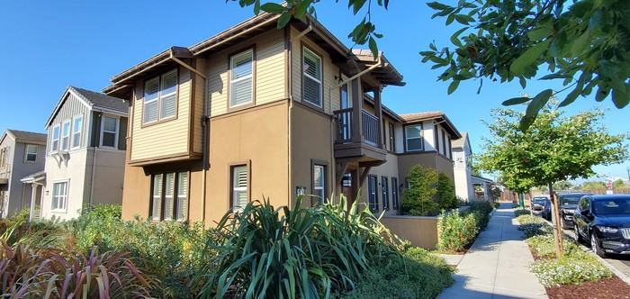 406 Mosley Avenue - Photo 2 of 48