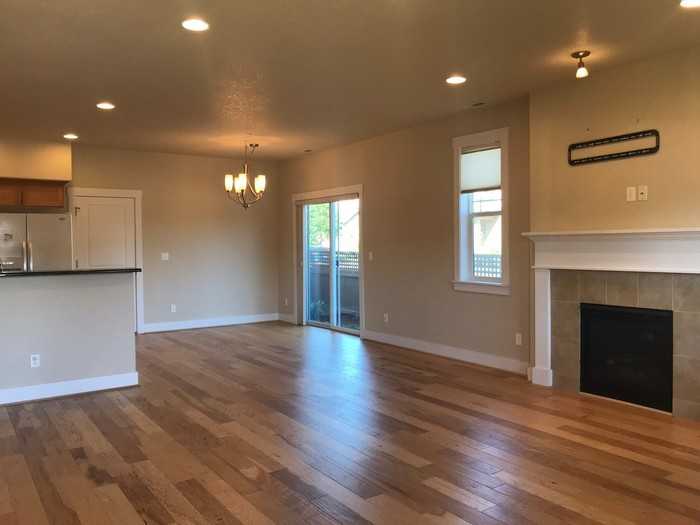 11811 Southwest Barber Street - Photo 3 of 10