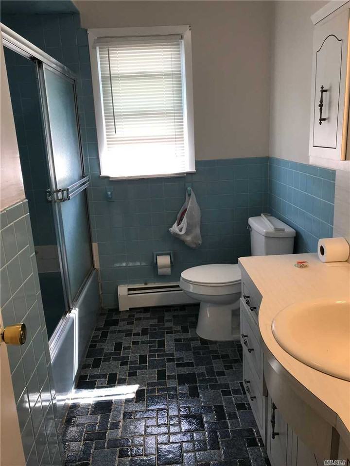 32 Carl Ave - Photo 2 of 8