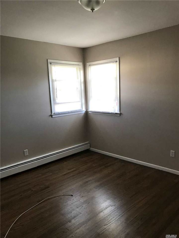 32 Carl Ave - Photo 3 of 8