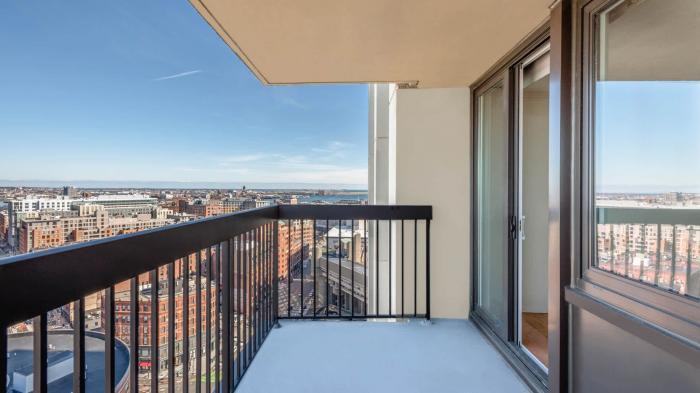 2 Longfellow Pl - Photo 3 of 8