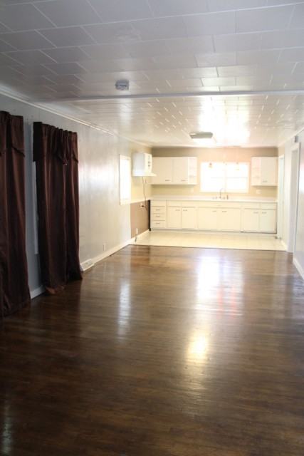 1106 E 6th St - Photo 3 of 15