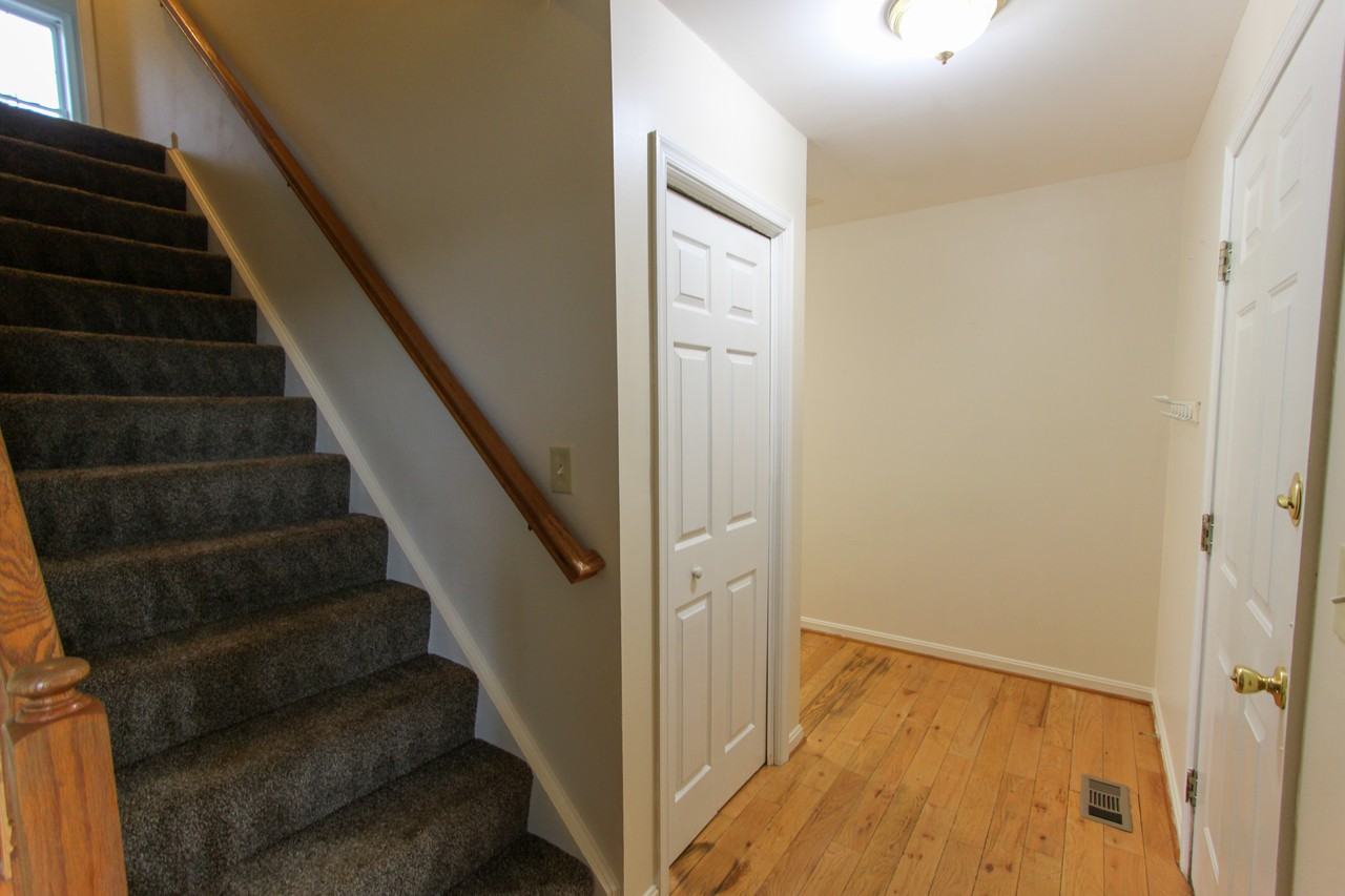 445 Michigan Dr - Photo 3 of 27