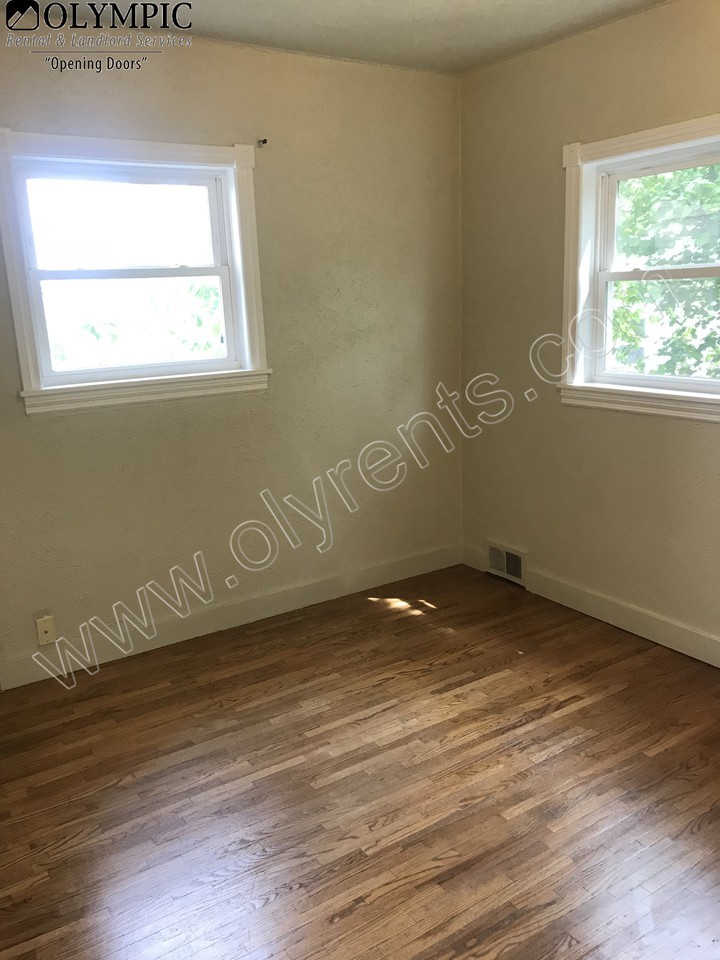 4941 N Defiance St - Photo 7 of 10