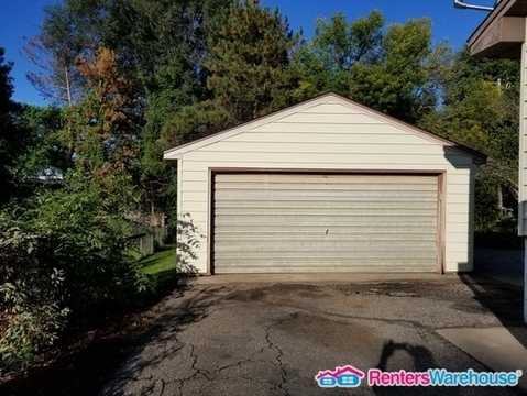 2079 Barry Dr - Photo 2 of 13