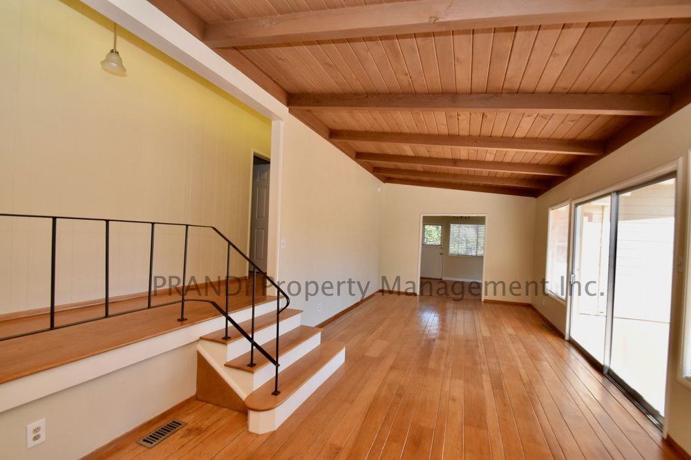 130 Frustuck Ave - Photo 2 of 18