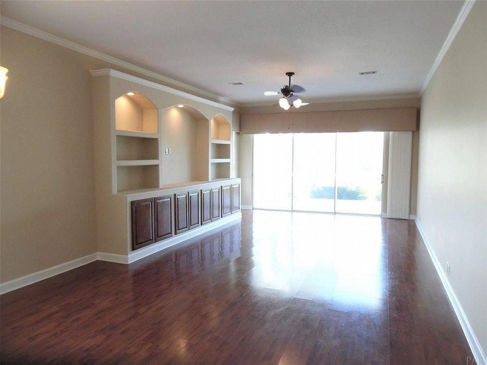 2010 Hesperia Way - Photo 2 of 15