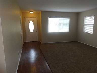 536 Cypress Ave - Photo 3 of 16