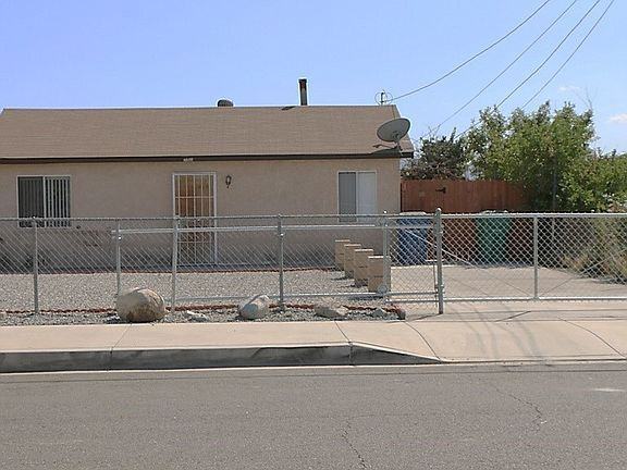 25885 7th St - Photo 3 of 14