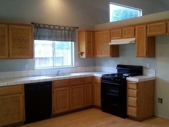 5417 Barnstable Ct - Photo 3 of 6