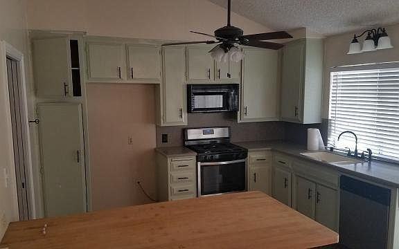 4531 Mccray St - Photo 2 of 6