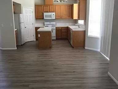 2460 Almanor Dr - Photo 3 of 6