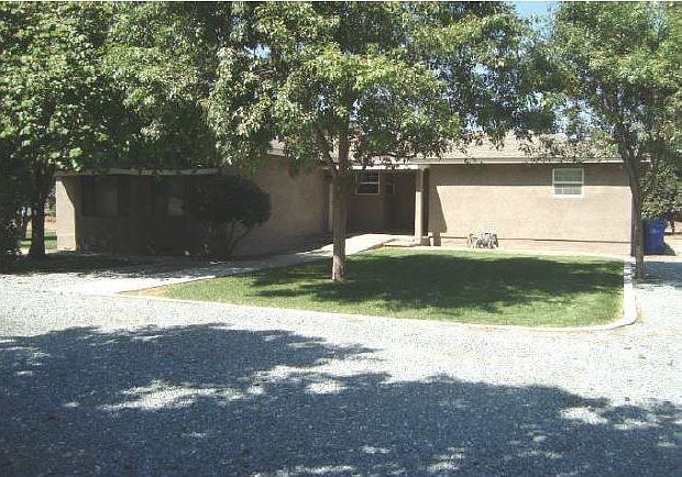 954 E Poplar Ave - Photo 3 of 9