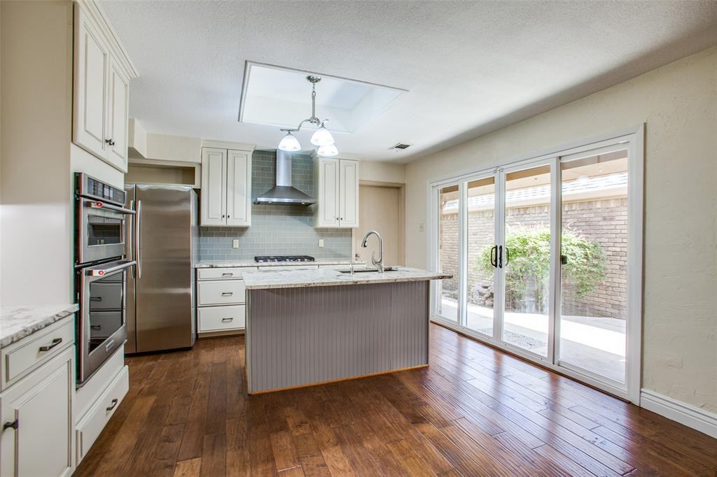 6151 Twin Oaks Circle - Photo 2 of 36