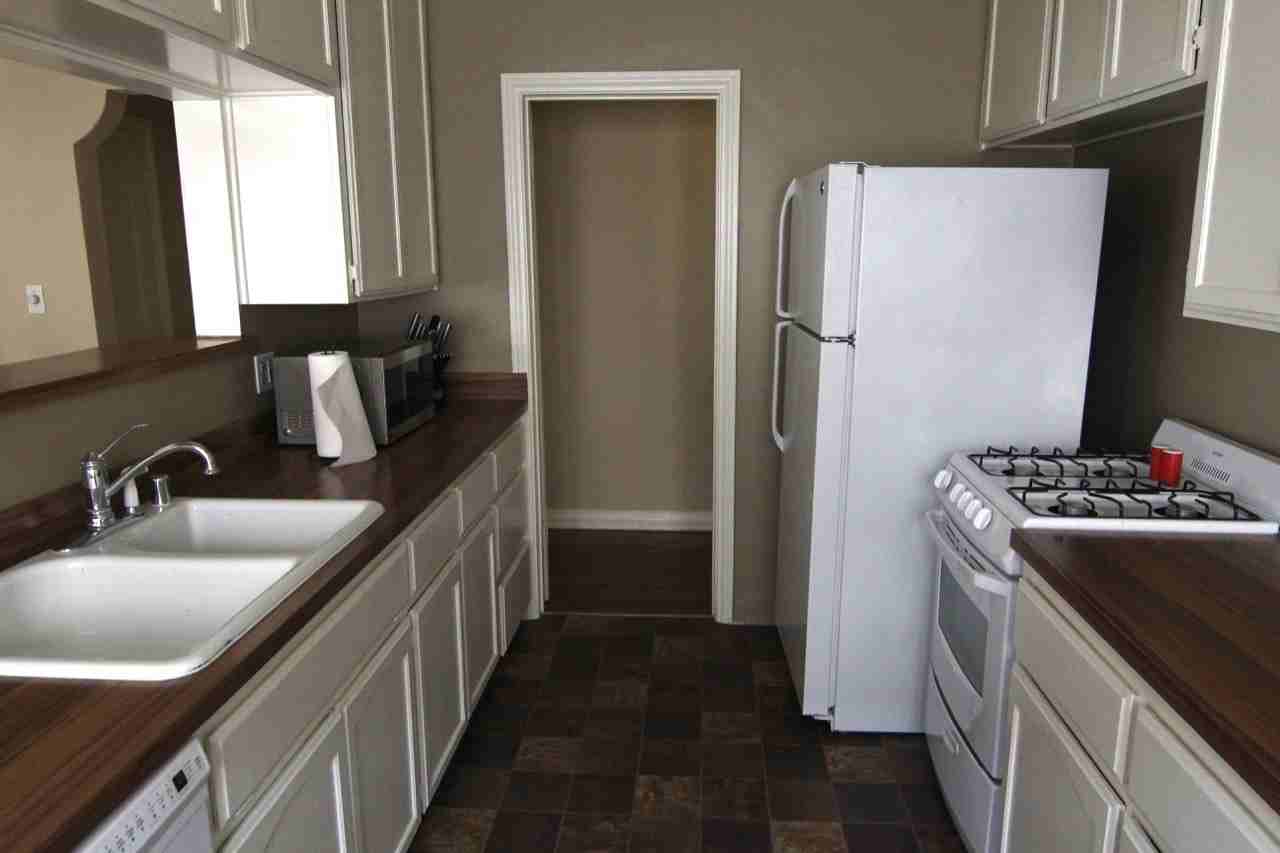 N. Stanley Ave. & Oakwood Ave. - Photo 5 of 32