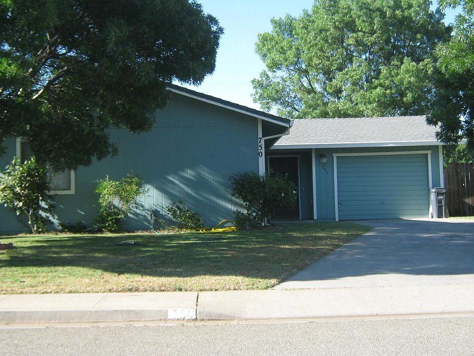 750 Spyglass Dr - Photo 3 of 11