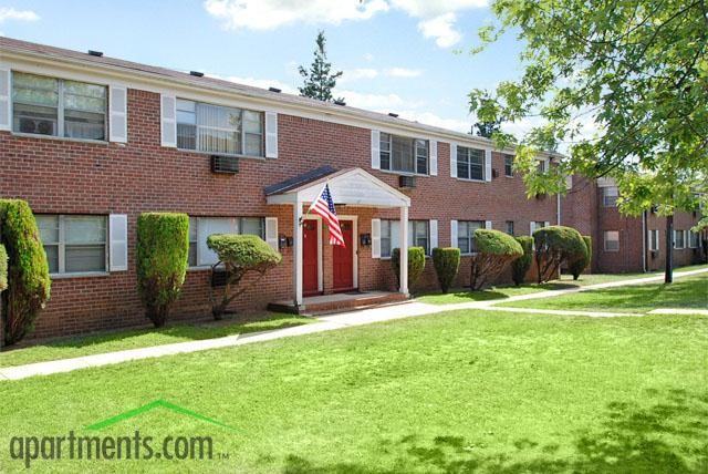 Skytop Gardens - Photo 2 of 5