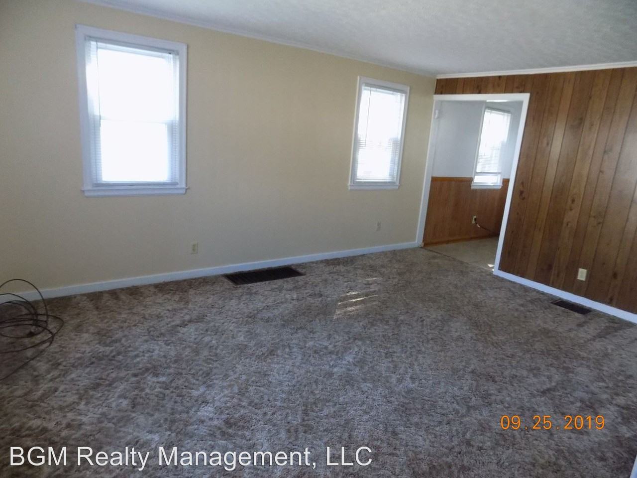 459 Albert St - Photo 2 of 8