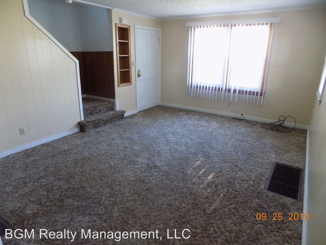 459 Albert St - Photo 3 of 8