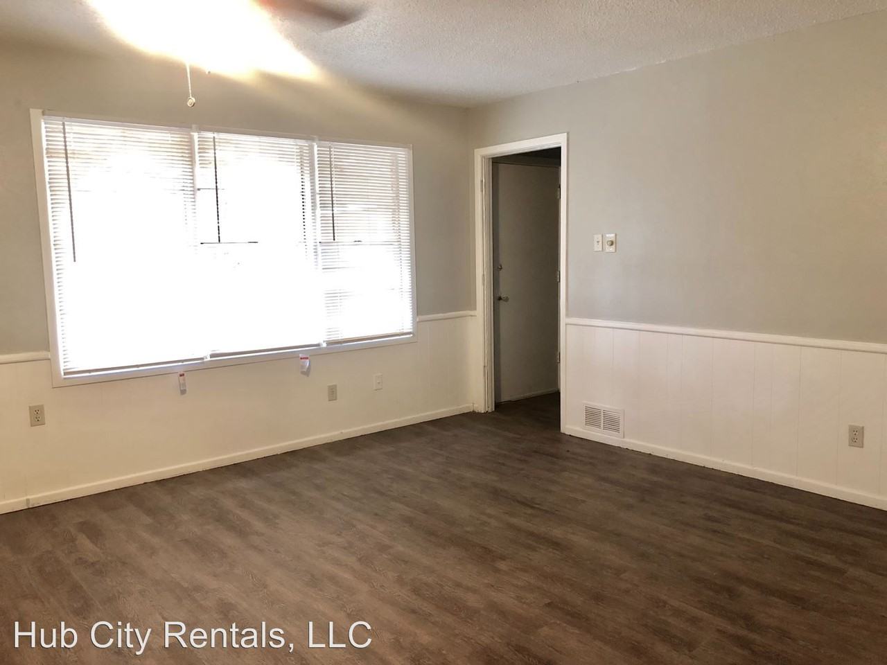5413 45th St - Photo 3 of 8