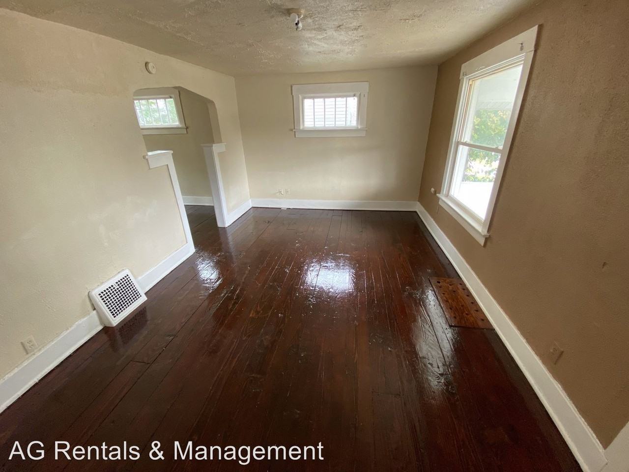 2602 Winter St - Photo 2 of 9