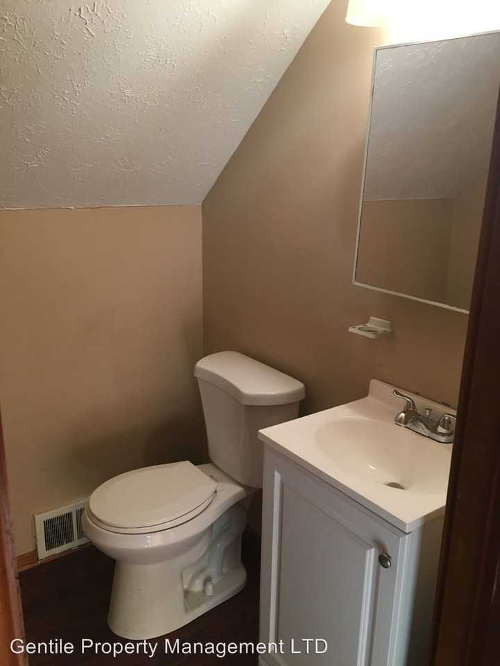 4417 E 156th St - Photo 2 of 9