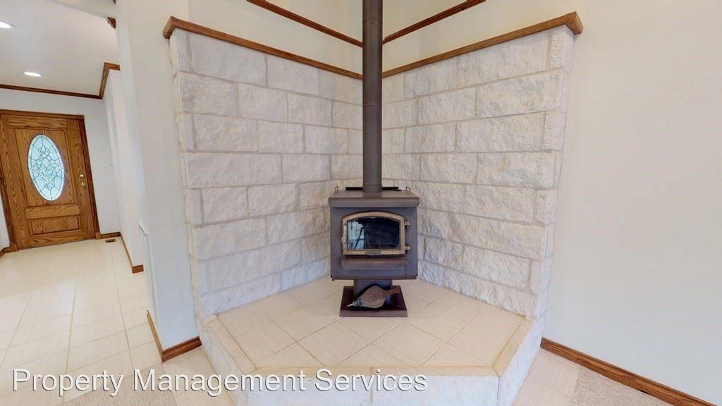 322 Oak Haven - Photo 2 of 14