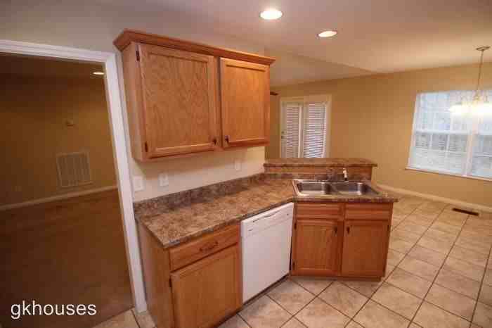 294 Van Dell Drive - Photo 2 of 17