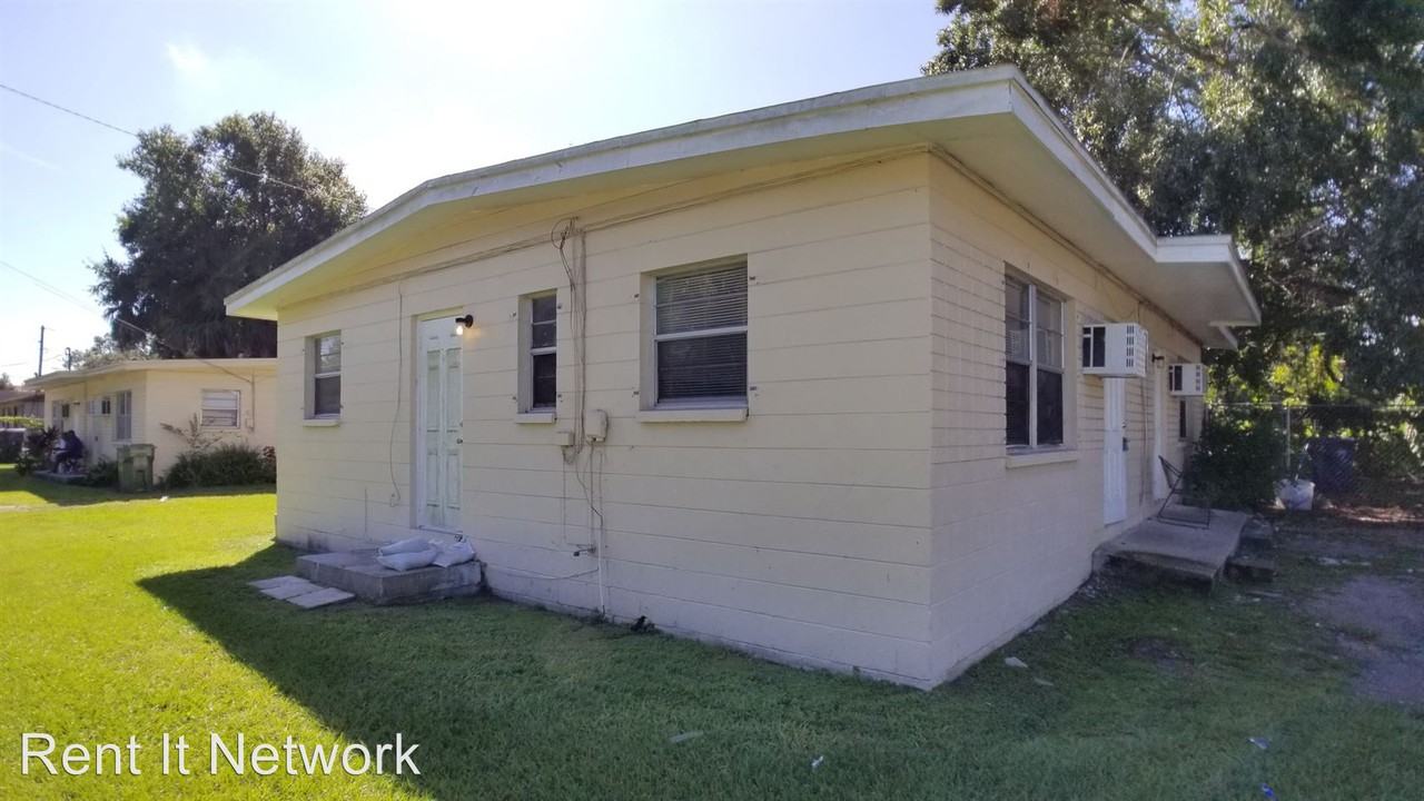 2925 N 46TH ST - Photo 2 of 9