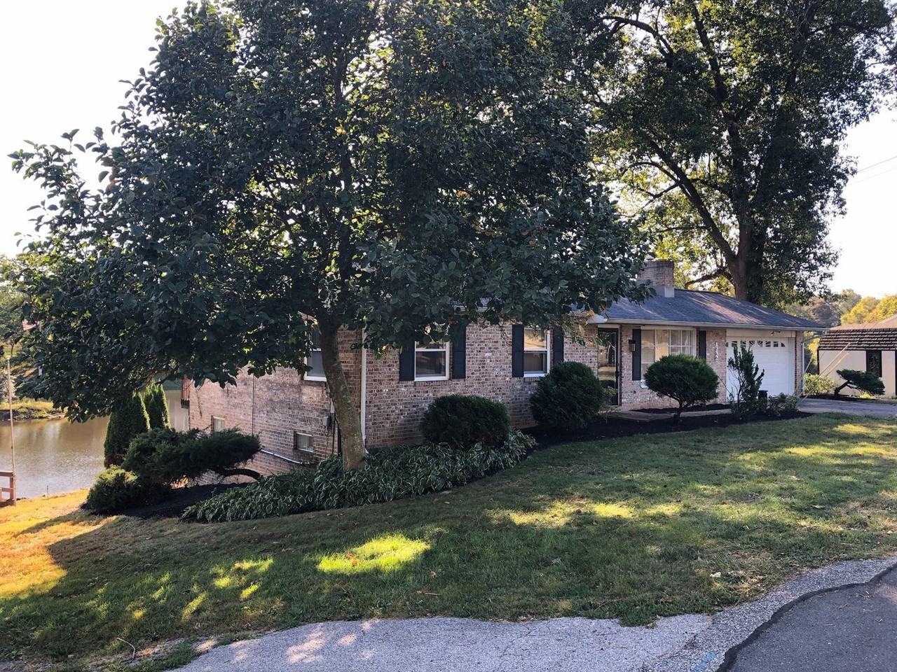 15422 Magnolia Drive - Photo 3 of 28